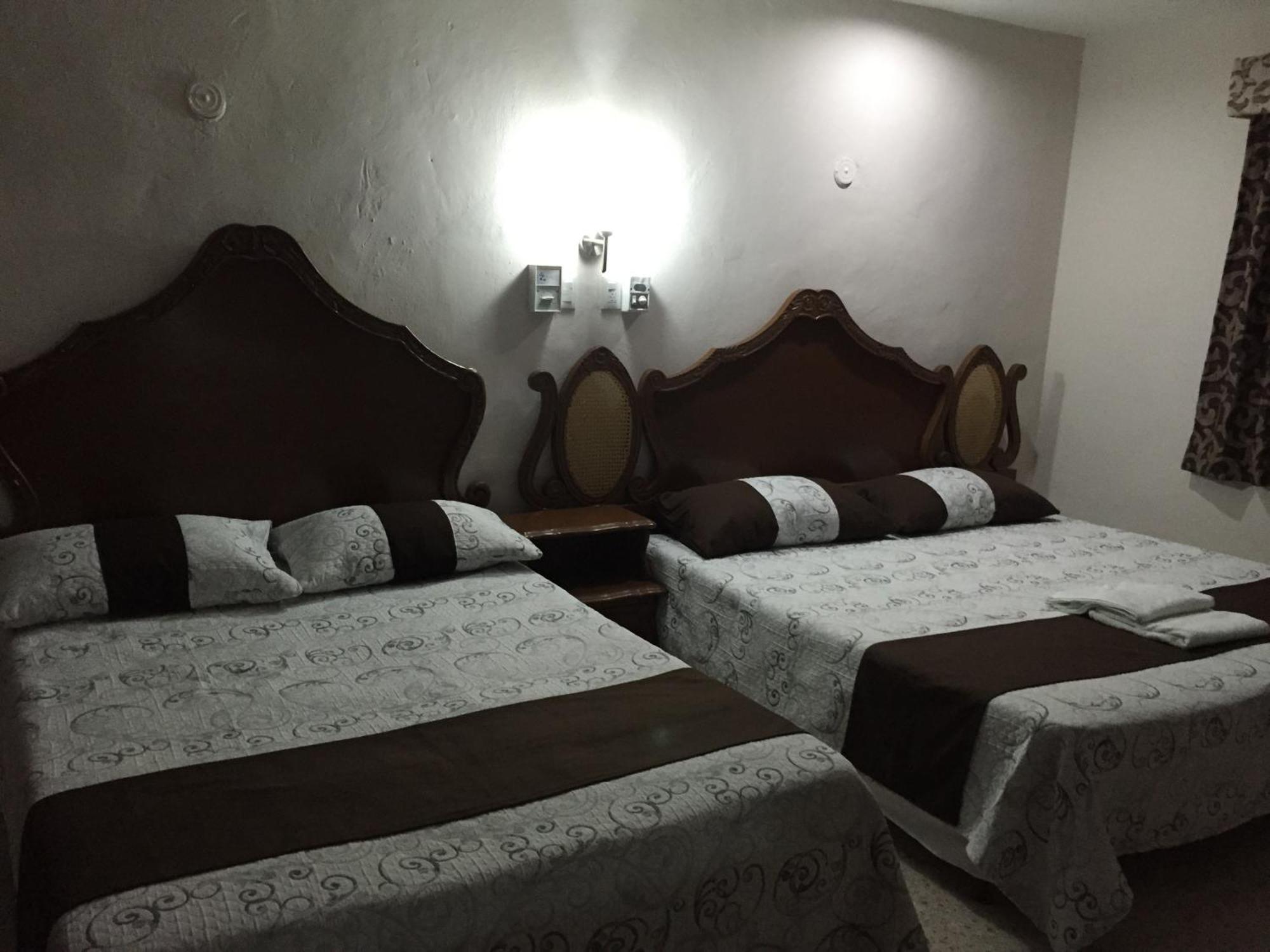 Hostal Kin-Beh Hostel Valladolid  Kültér fotó